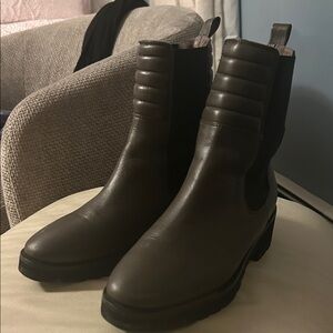 Elegant Dark grey Ankle Boots barely worn